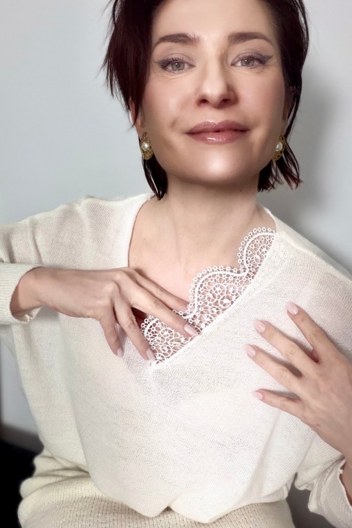 Delikatny z koronką, ecru