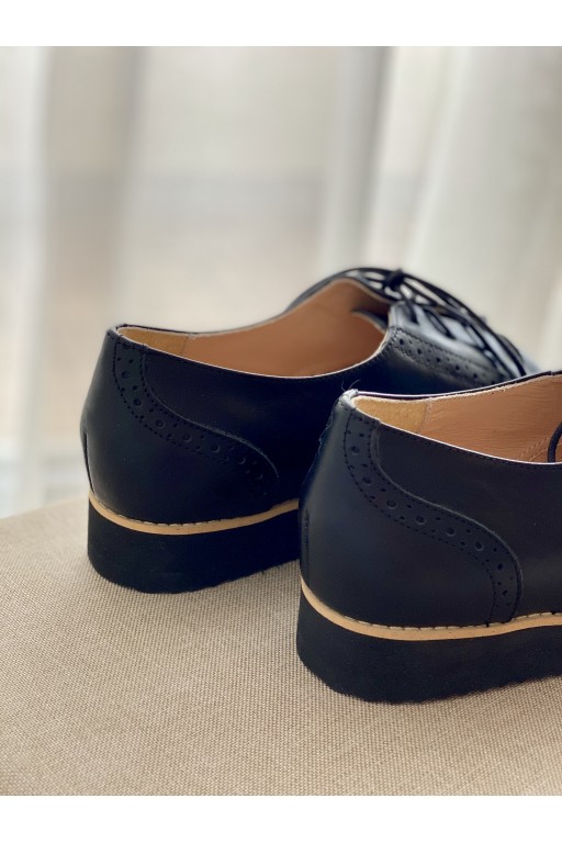 Handmade leather oxford shoes